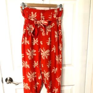 Floral cropped loose fit pants